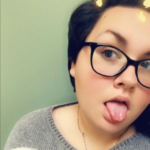 Meet your Posher, Olivia